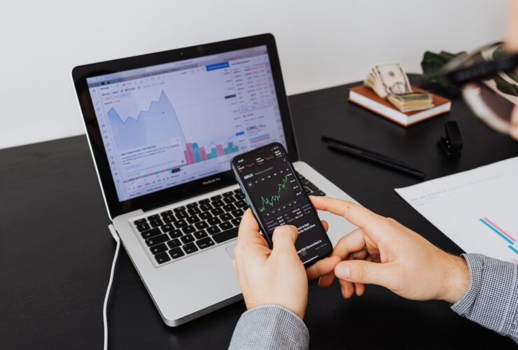 Finst lanceert als eerste crypto exchange Auto Invest met opname-mogelijkheid